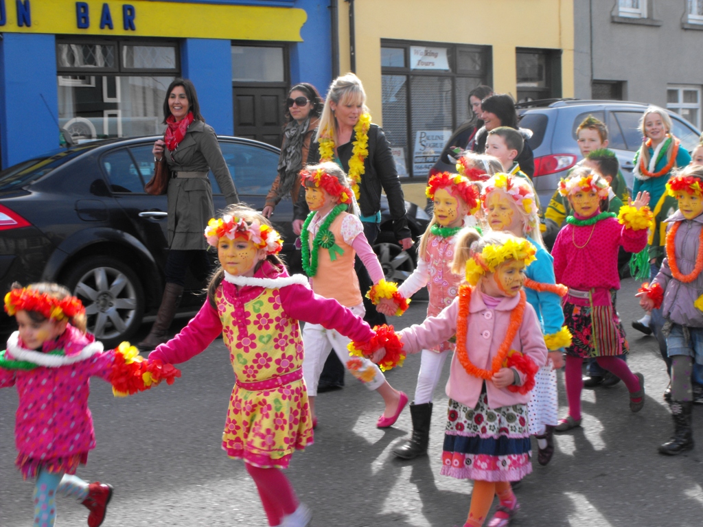 Children at Cahersiveen parade
